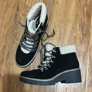 Wedge boots